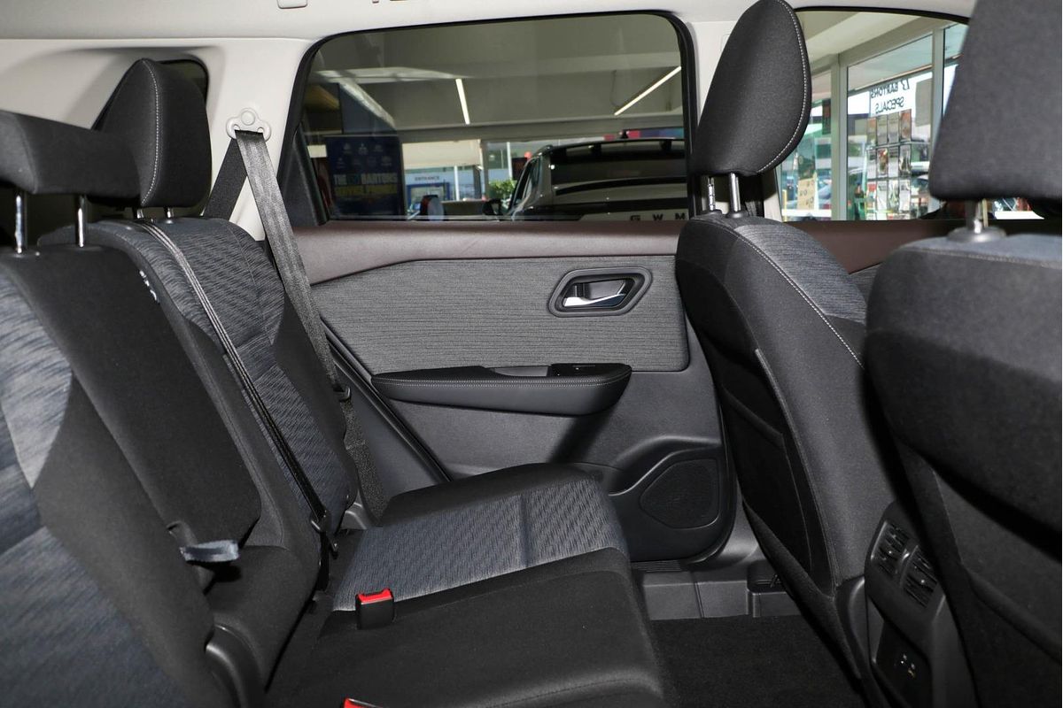 2025 Nissan X-TRAIL ST T33