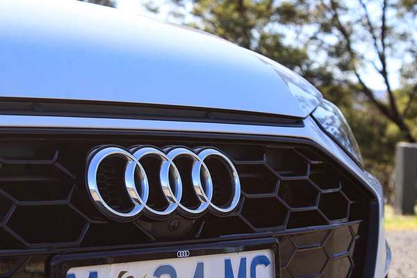 2021 Audi A4 45 TFSI S line B9