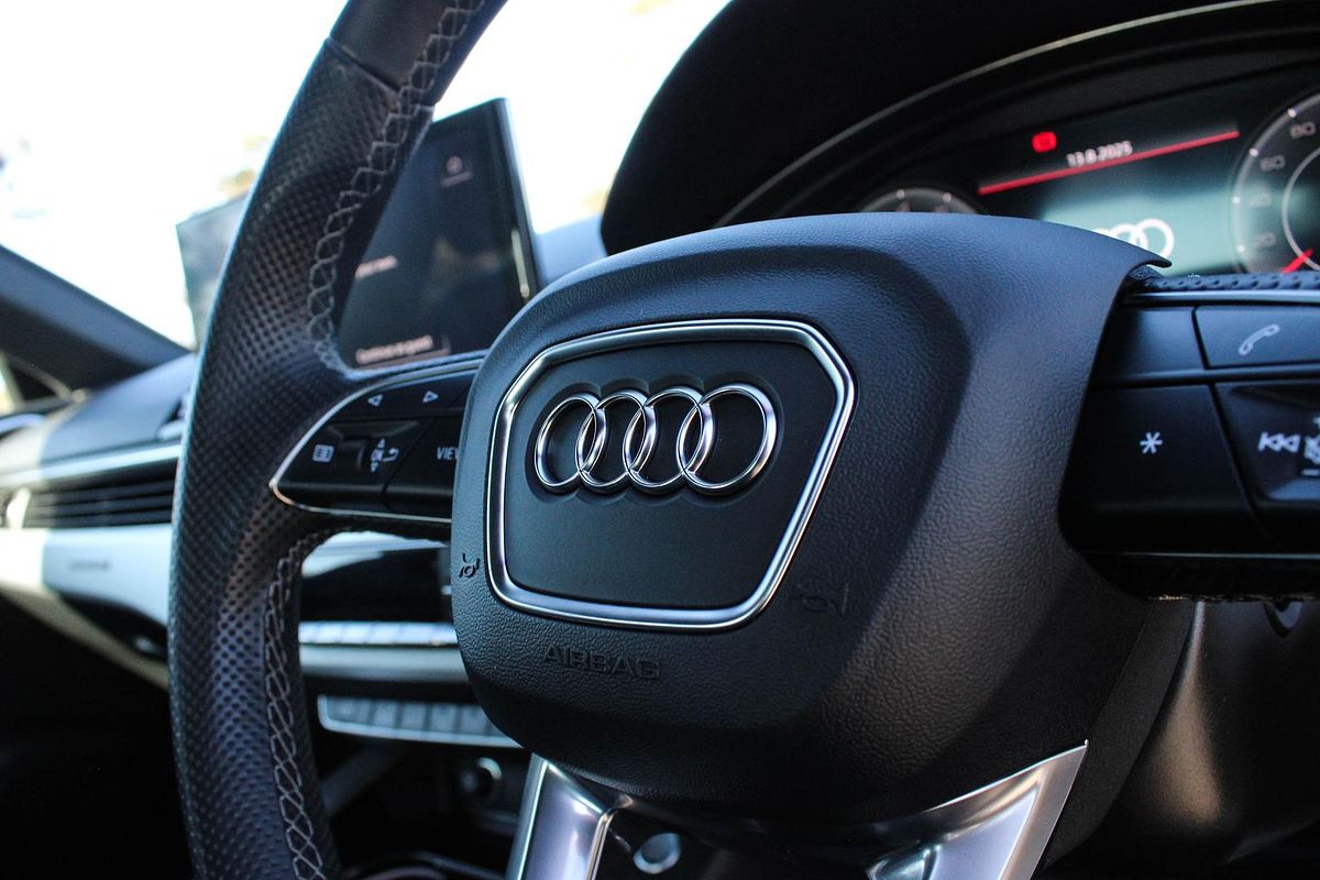2021 Audi A4 45 TFSI S line B9