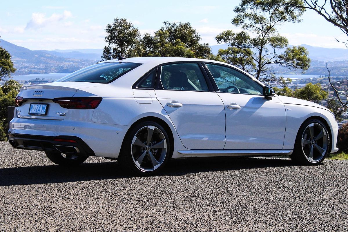 2021 Audi A4 45 TFSI S line B9