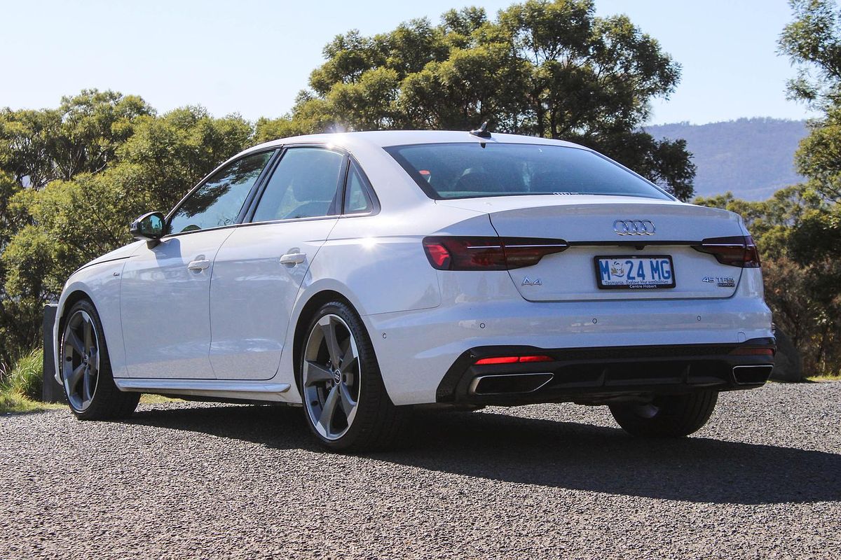2021 Audi A4 45 TFSI S line B9