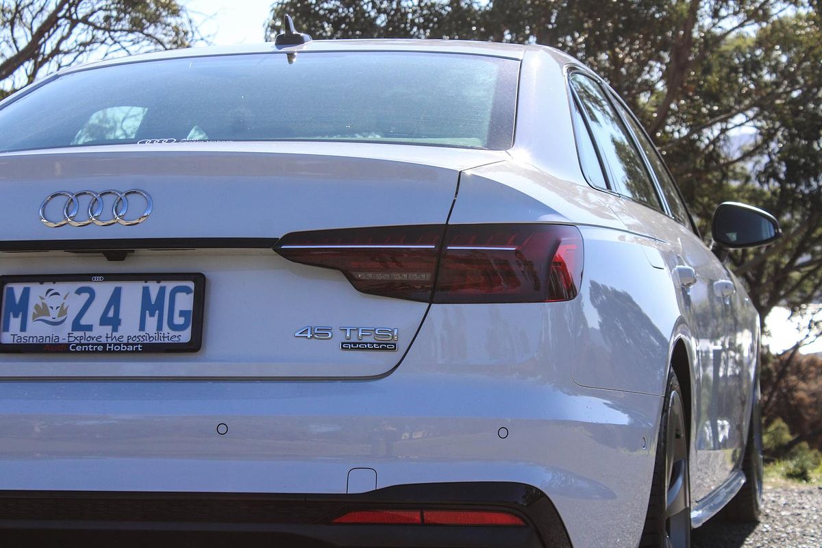 2021 Audi A4 45 TFSI S line B9