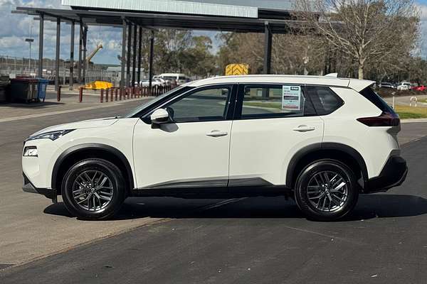 2025 Nissan X-TRAIL ST T33