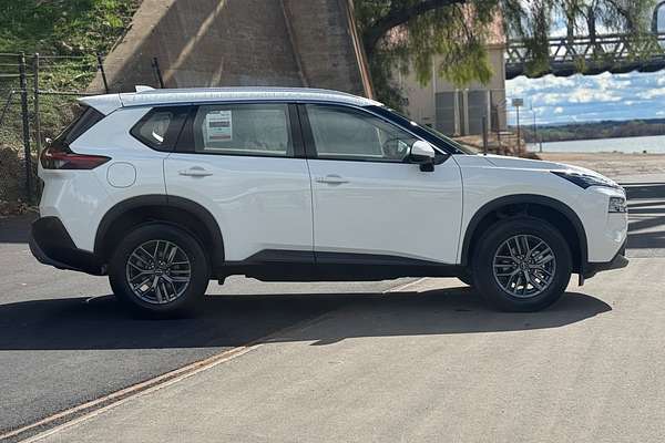 2025 Nissan X-TRAIL ST T33
