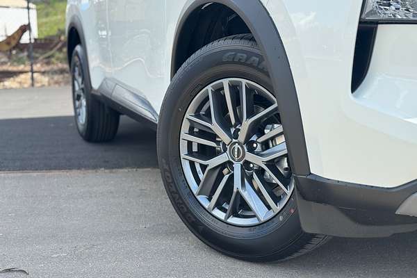 2025 Nissan X-TRAIL ST T33