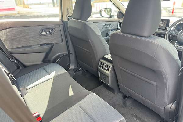 2025 Nissan X-TRAIL ST T33