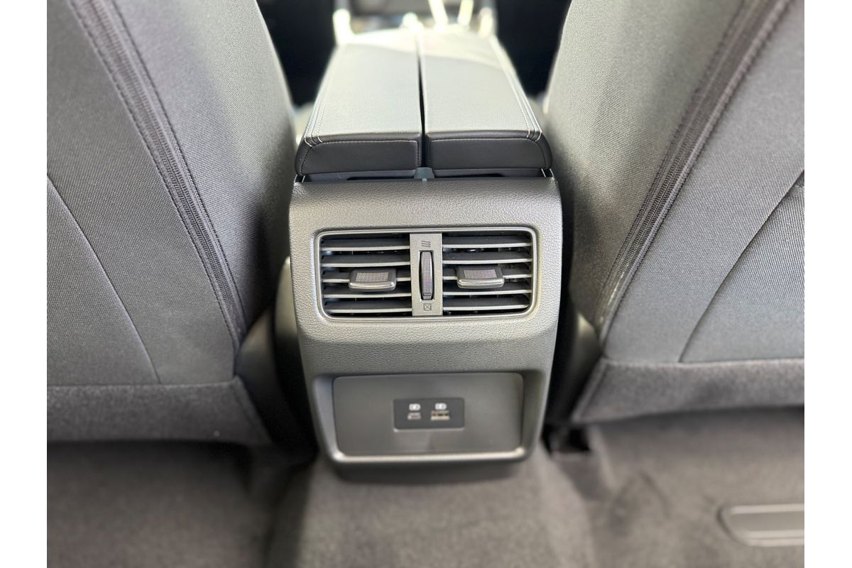 2025 Nissan X-TRAIL ST T33
