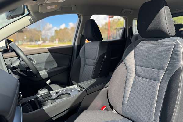 2025 Nissan X-TRAIL ST T33