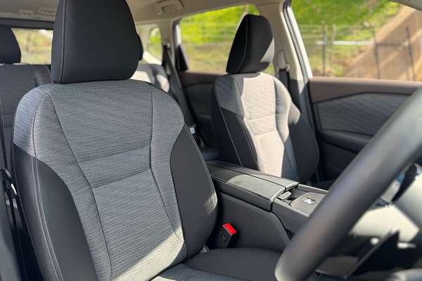 2025 Nissan X-TRAIL ST T33
