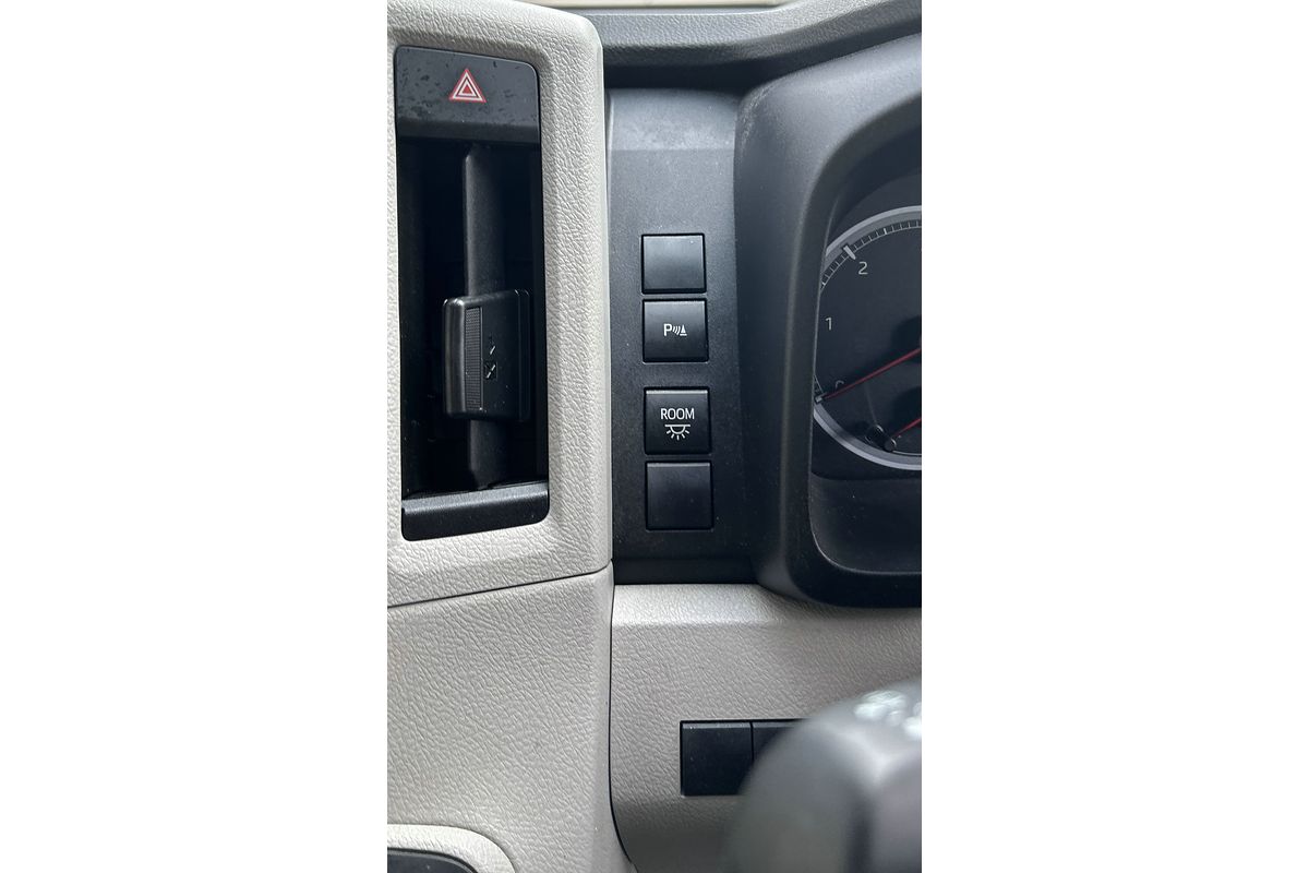2019 Toyota Hiace Commuter GDH322R ELWB