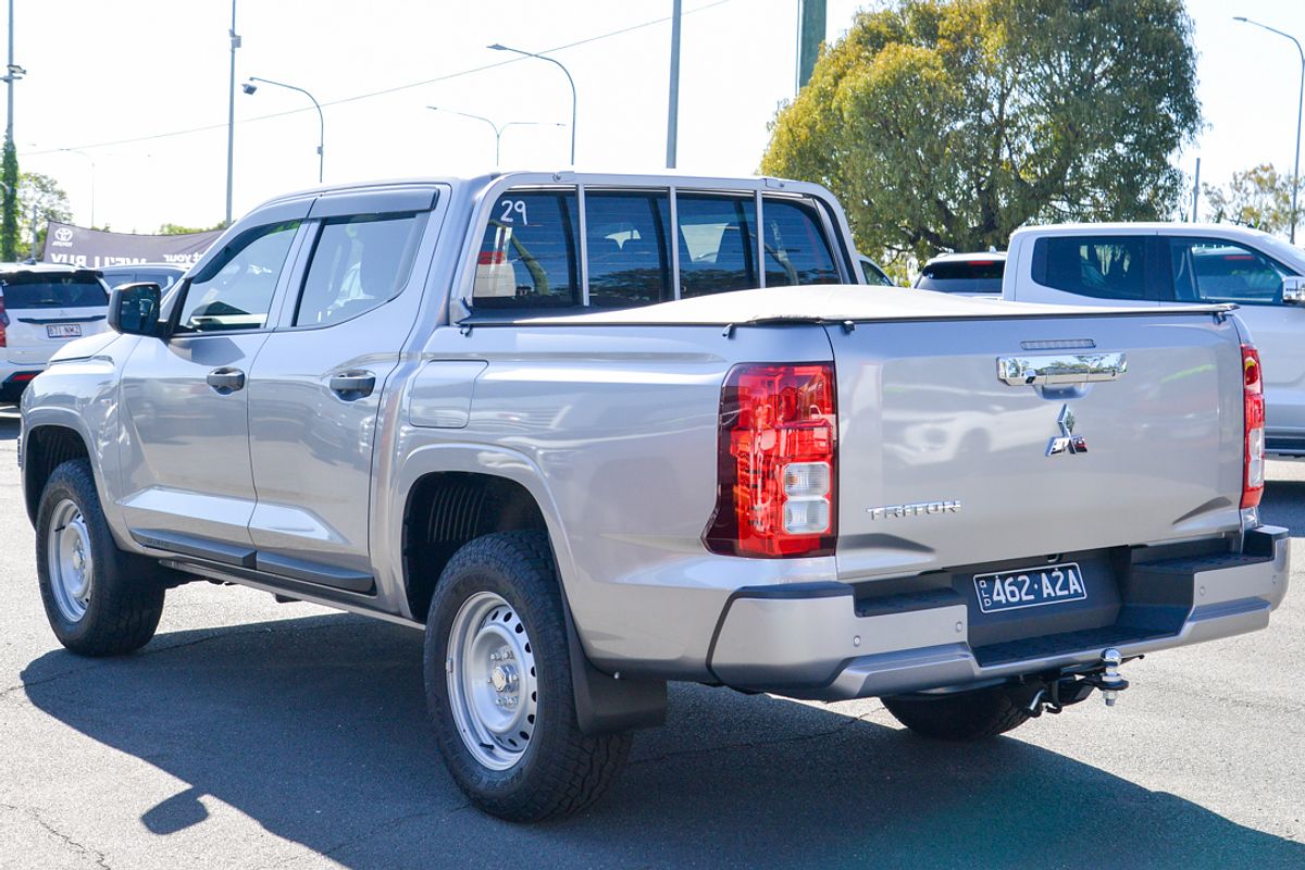 2025 Mitsubishi Triton GLX MV 4X4