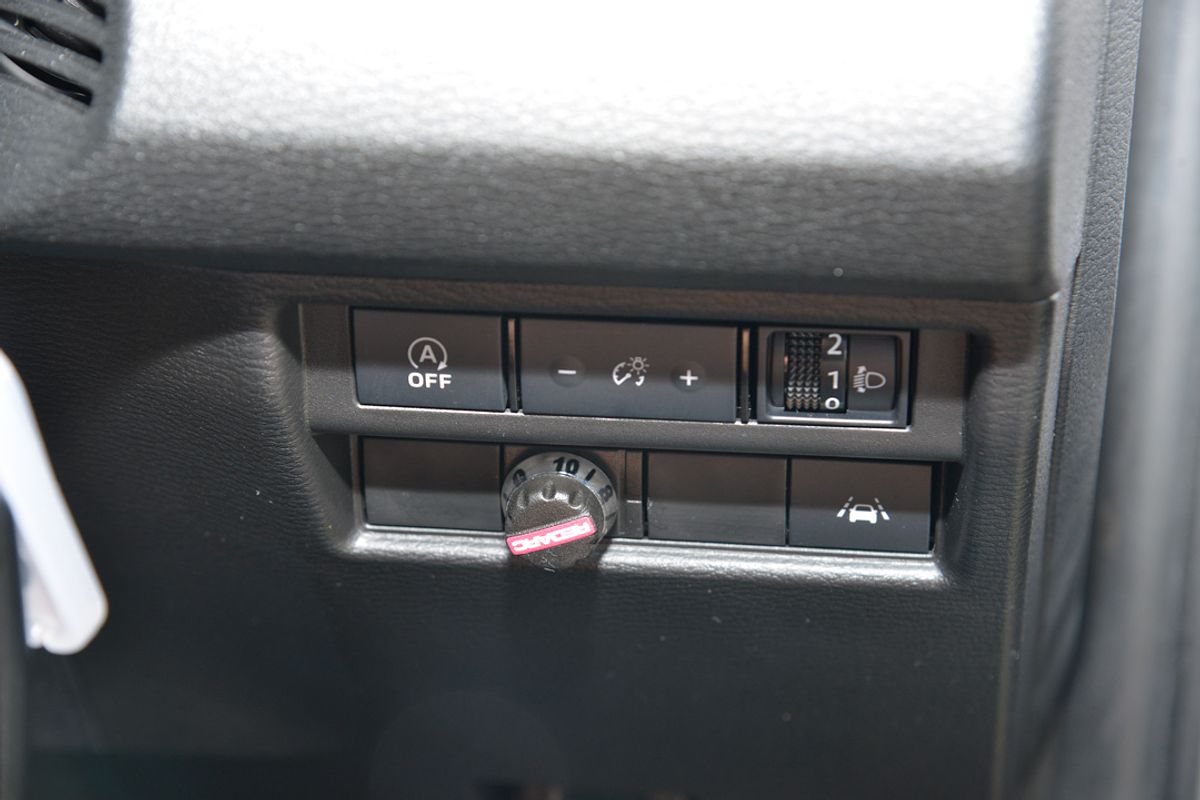 2025 Mitsubishi Triton GLX MV 4X4