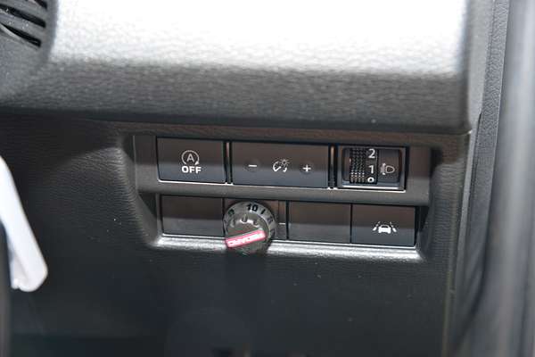 2025 Mitsubishi Triton GLX MV 4X4