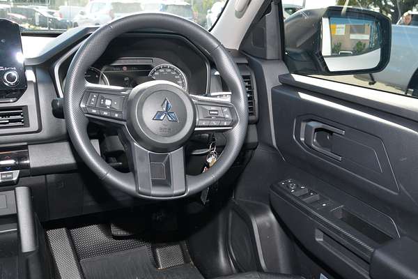 2025 Mitsubishi Triton GLX MV 4X4