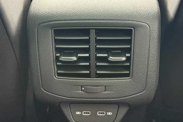 2025 Volkswagen T-Roc 110TSI Style D11