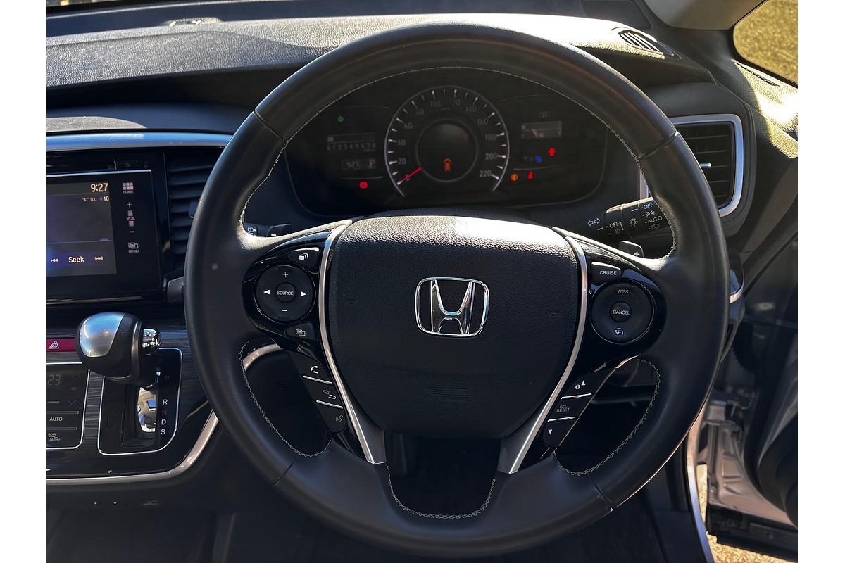 2017 Honda Odyssey VTi-L 5th Gen
