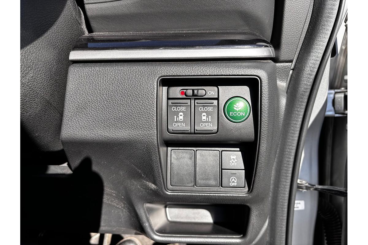 2017 Honda Odyssey VTi-L 5th Gen