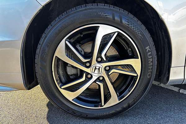 2017 Honda Odyssey VTi-L 5th Gen