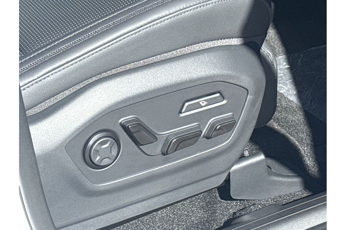 2025 Hyundai Santa Fe Calligraphy MX5.V1