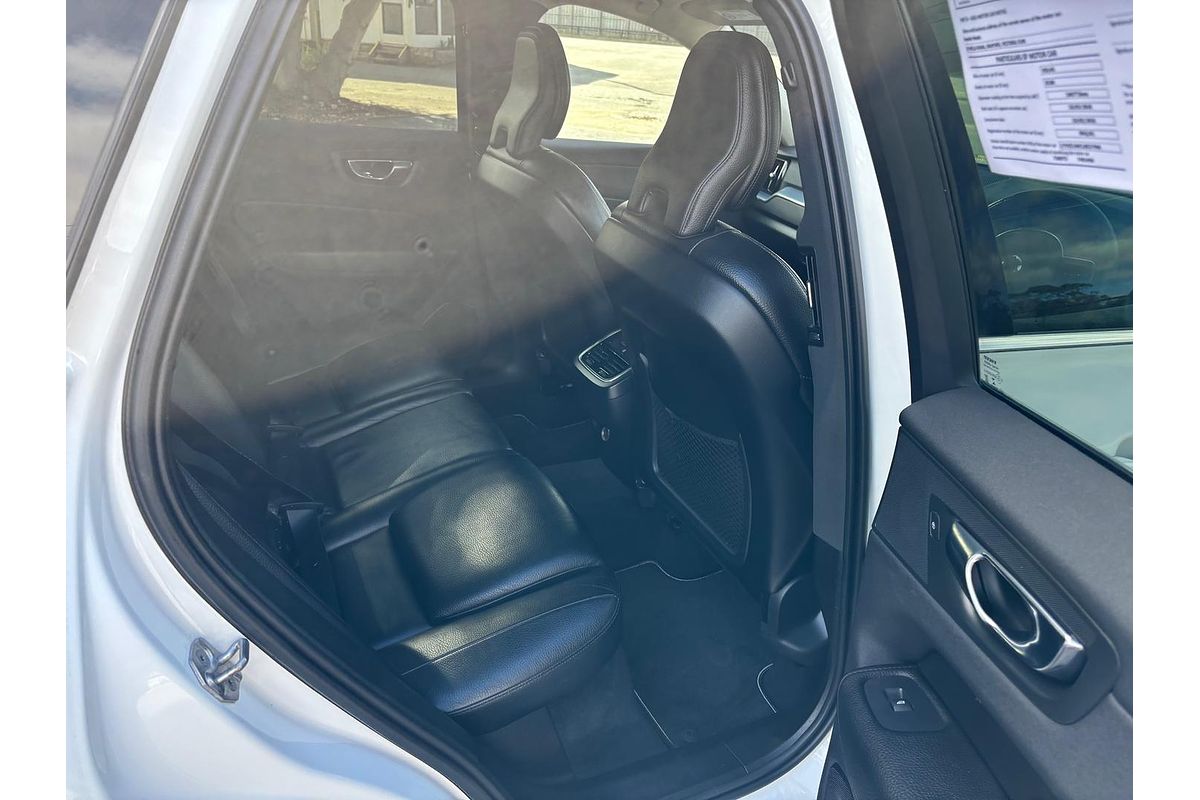2020 Volvo XC60 T5 Momentum