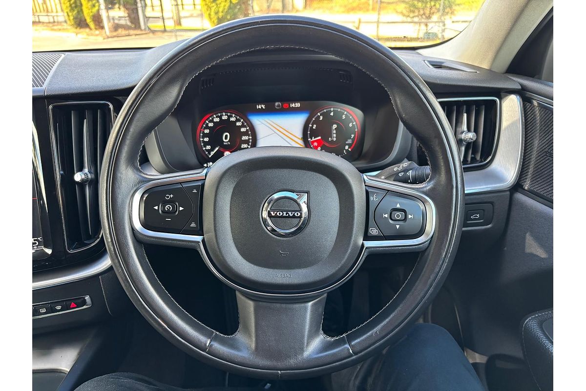 2020 Volvo XC60 T5 Momentum