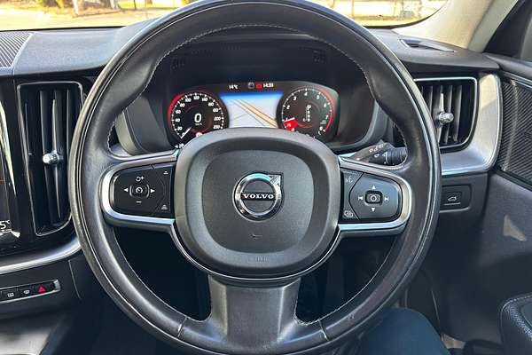 2020 Volvo XC60 T5 Momentum