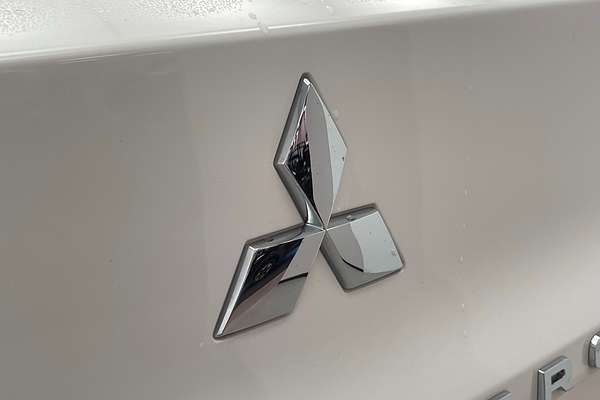 2024 Mitsubishi Eclipse Cross LS YB