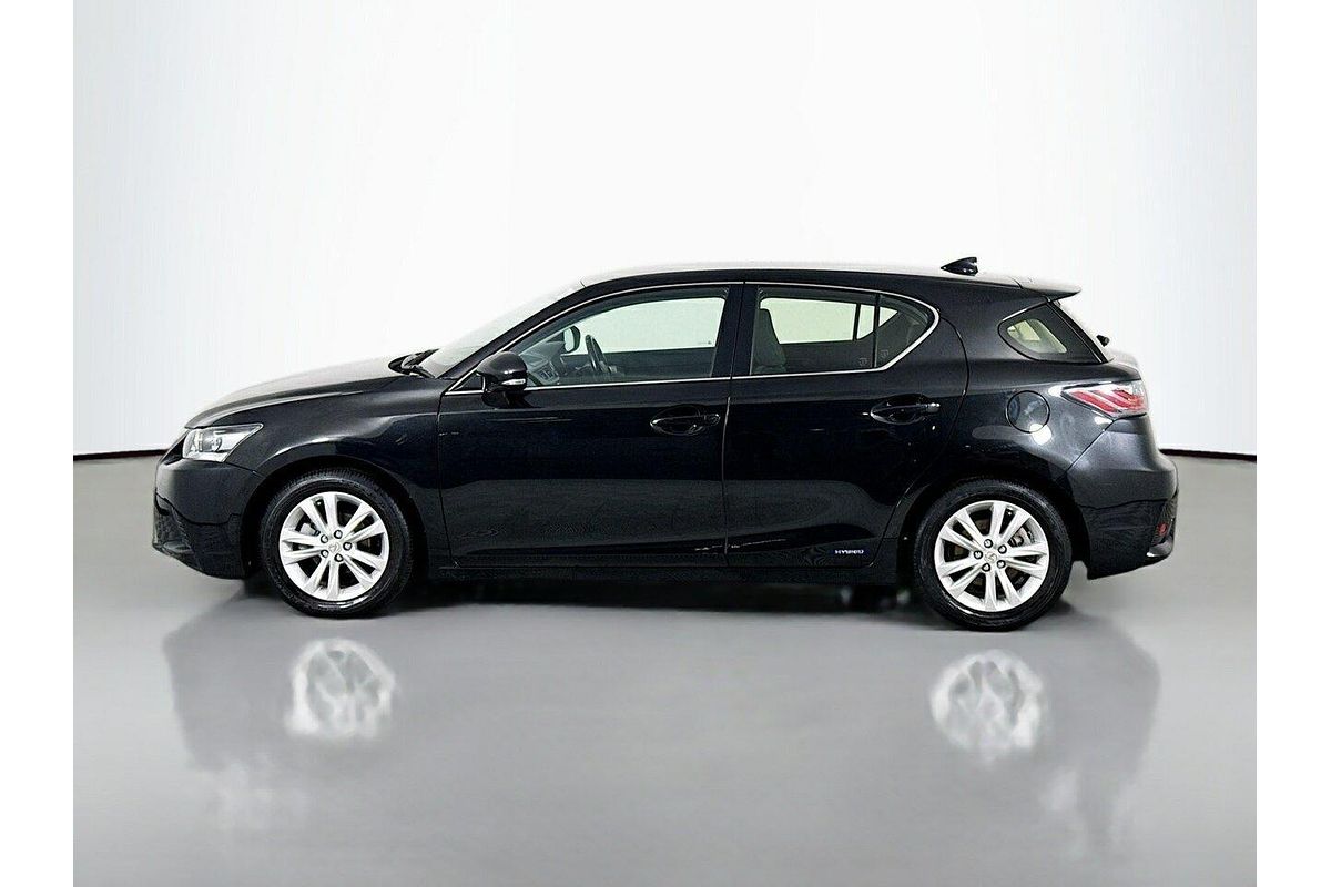 2017 Lexus CT CT200h Luxury ZWA10R