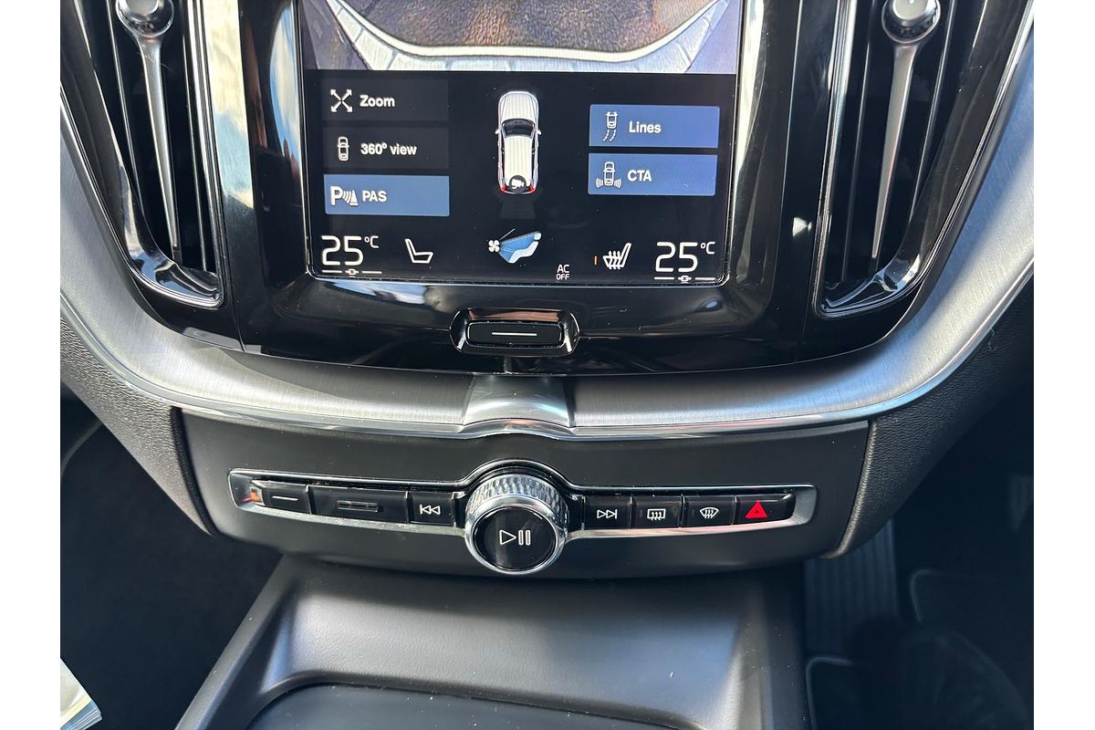 2020 Volvo XC60 T5 Momentum
