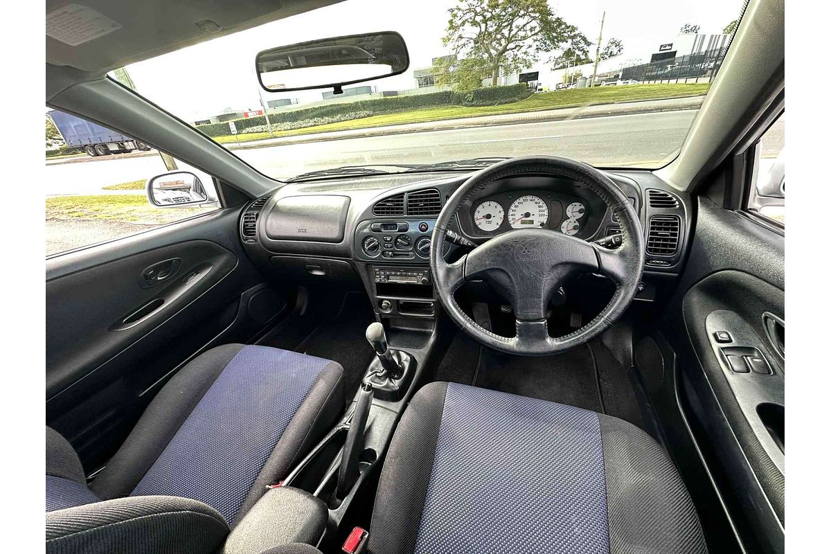 2002 Mitsubishi Lancer MR CE2