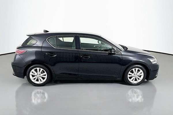 2017 Lexus CT CT200h Luxury ZWA10R