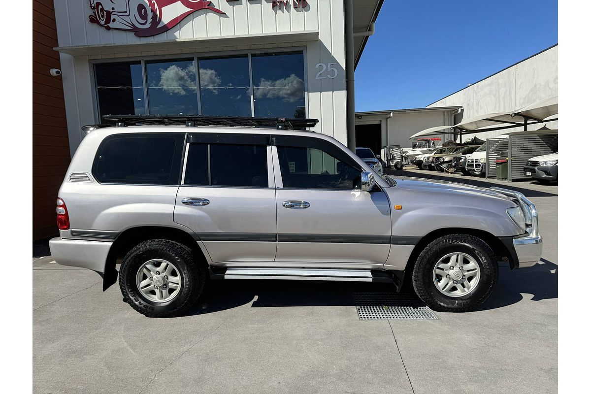 2003 Toyota Landcruiser GXL UZJ100R