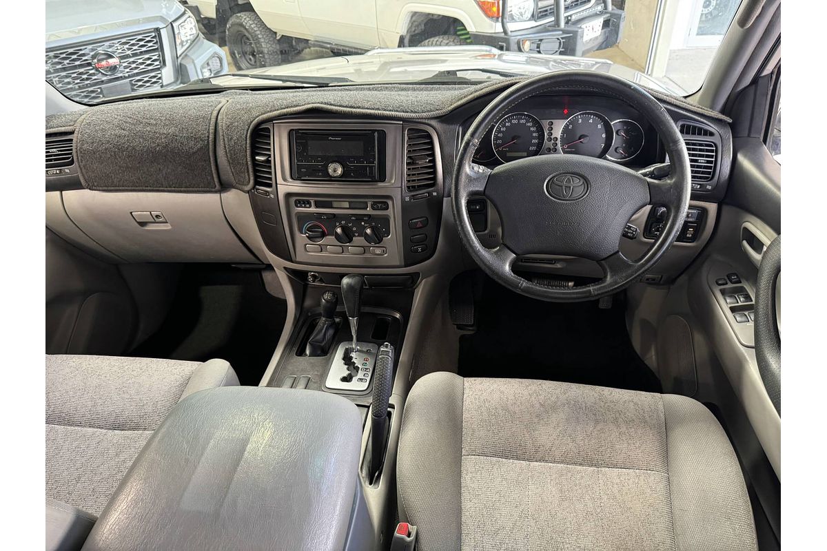 2003 Toyota Landcruiser GXL UZJ100R