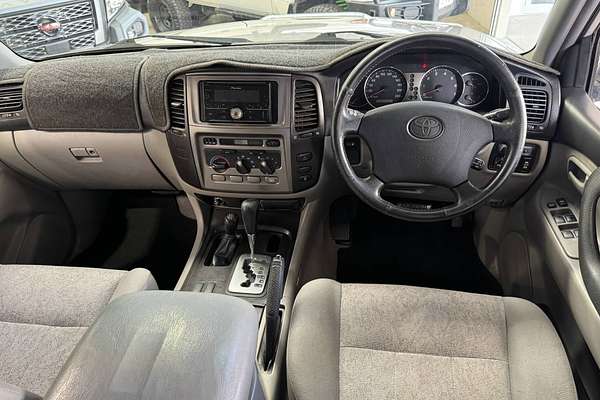 2003 Toyota Landcruiser GXL UZJ100R