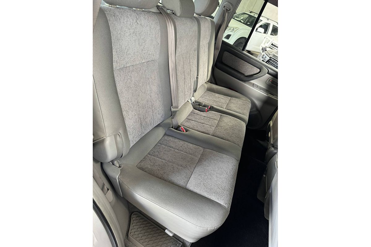 2003 Toyota Landcruiser GXL UZJ100R