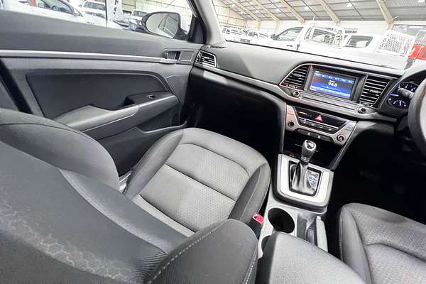 2017 Hyundai Elantra Active AD