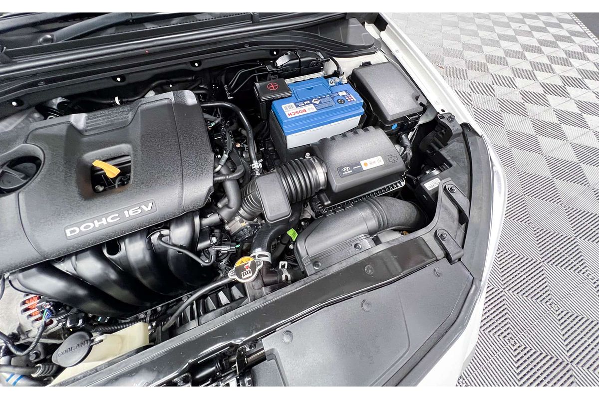 2017 Hyundai Elantra Active AD
