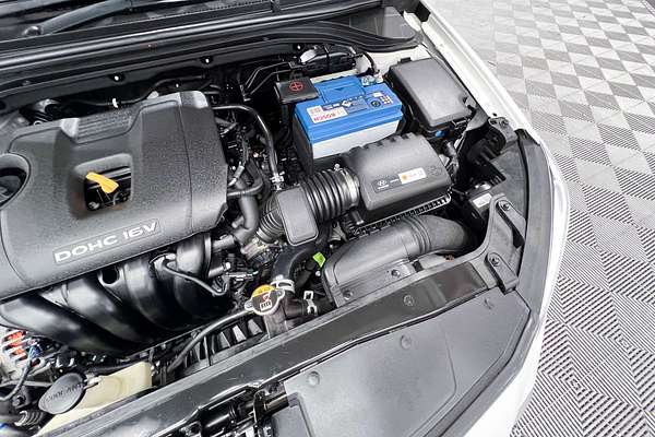2017 Hyundai Elantra Active AD