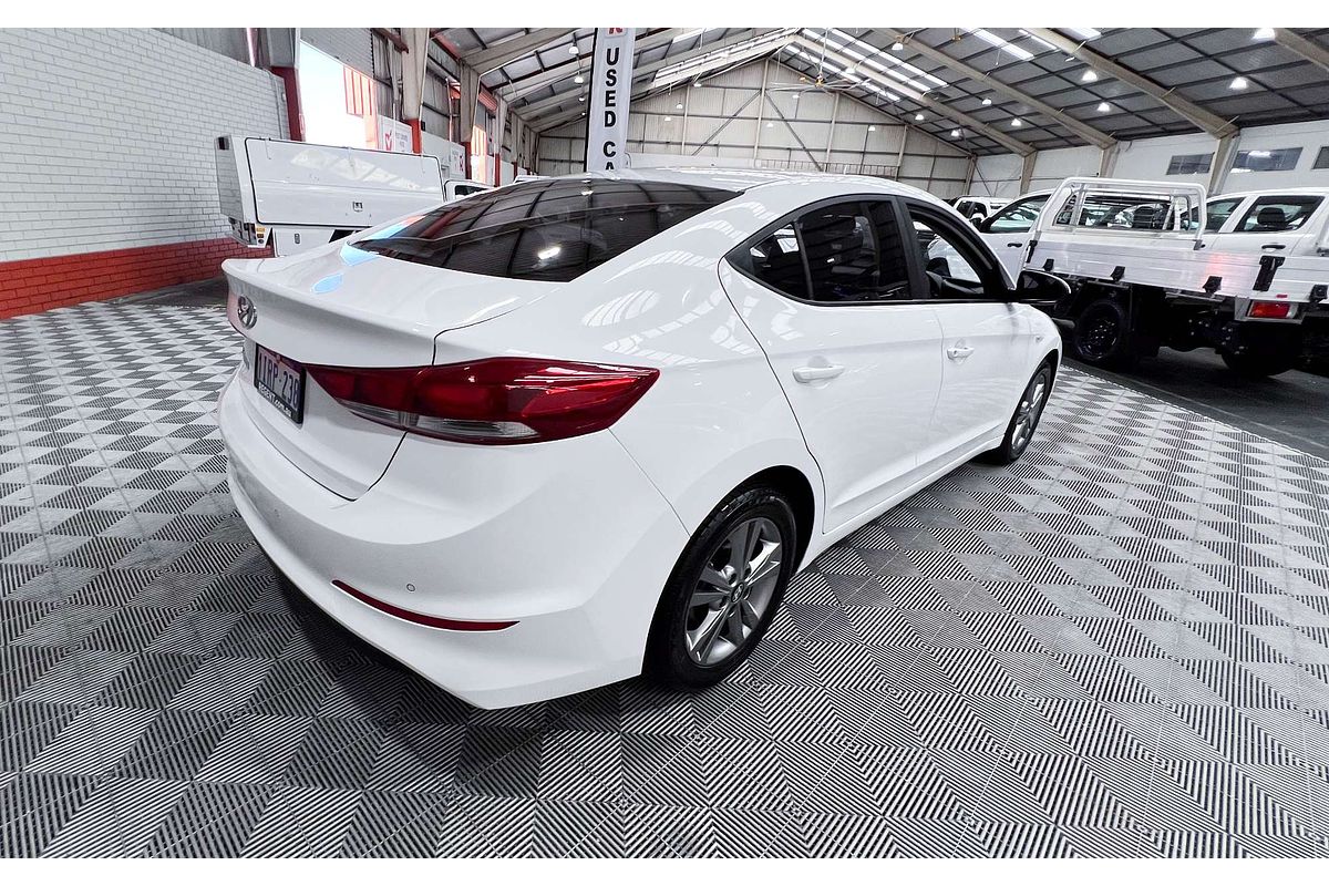 2017 Hyundai Elantra Active AD