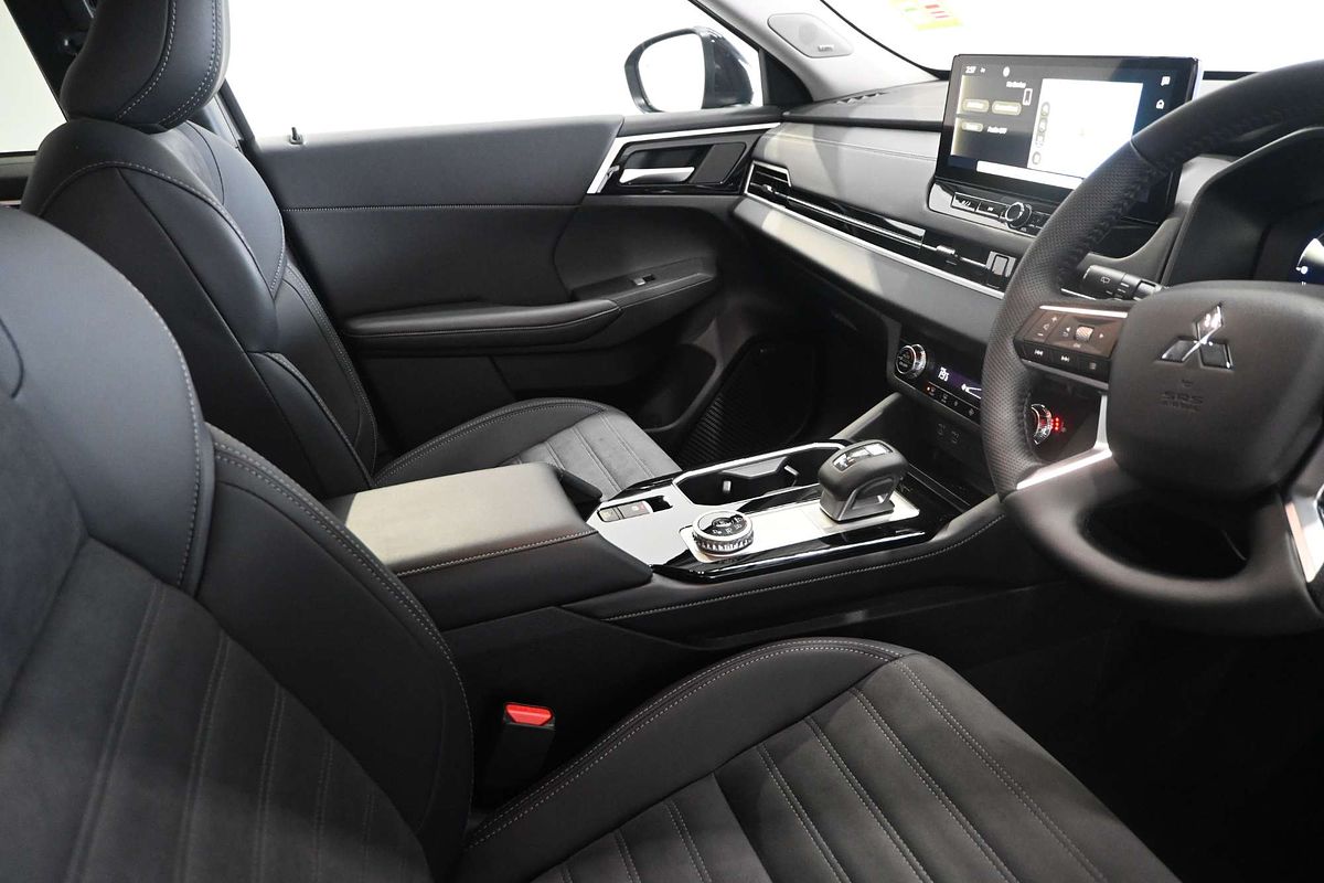 2025 Mitsubishi Outlander Aspire ZM