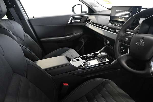 2025 Mitsubishi Outlander Aspire ZM