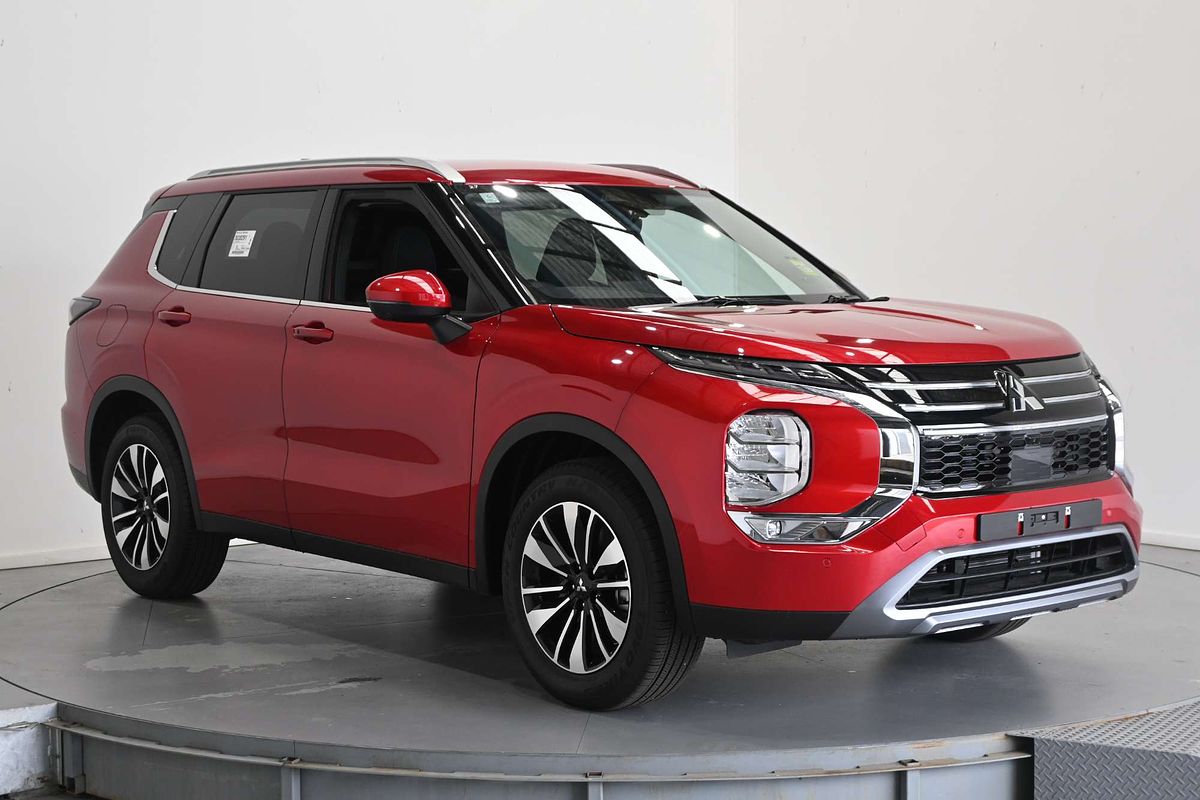 2025 Mitsubishi Outlander LS ZM