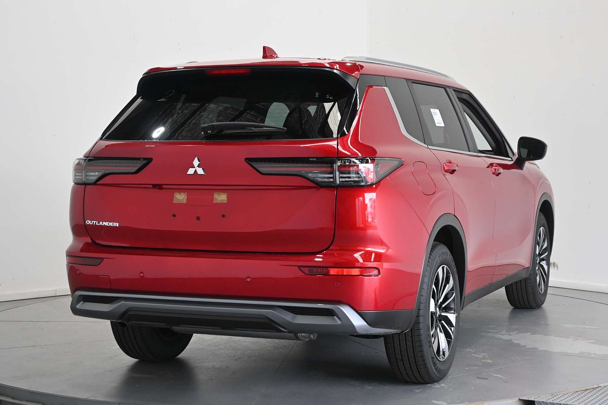 2025 Mitsubishi Outlander LS ZM