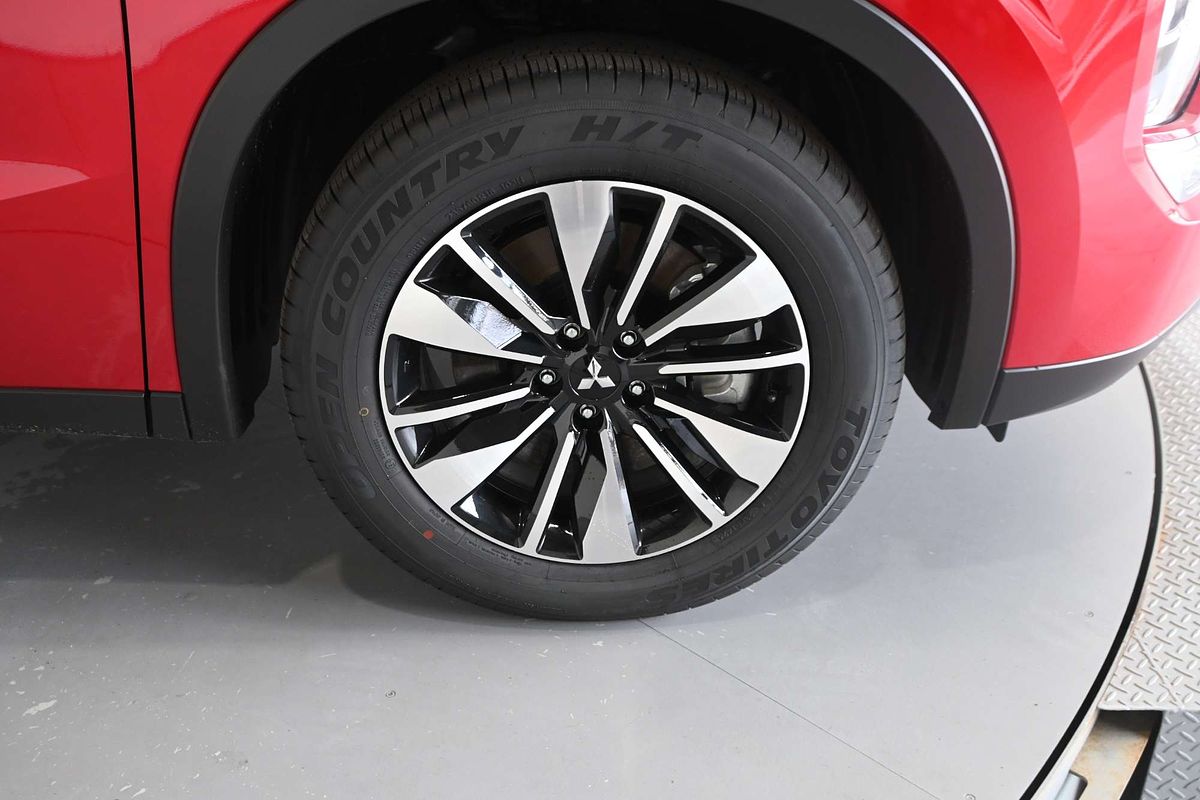 2025 Mitsubishi Outlander LS ZM