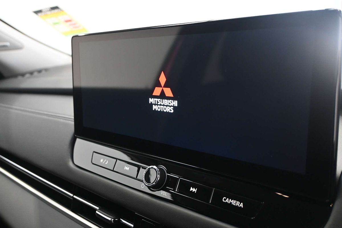 2025 Mitsubishi Outlander LS ZM