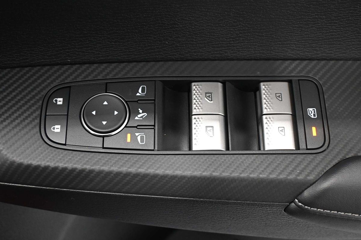 2025 Mitsubishi Outlander LS ZM