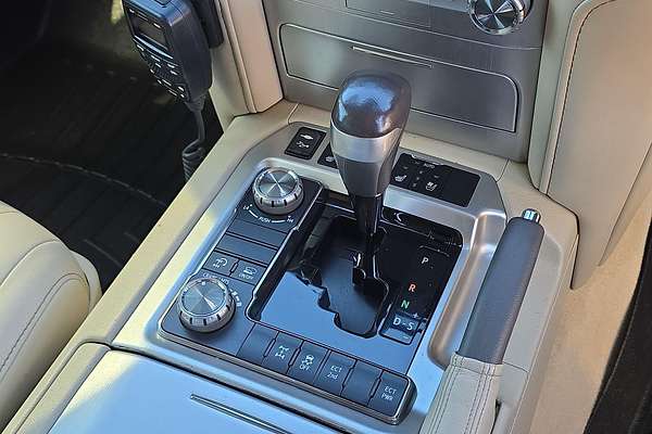 2019 Toyota Landcruiser Sahara VDJ200R