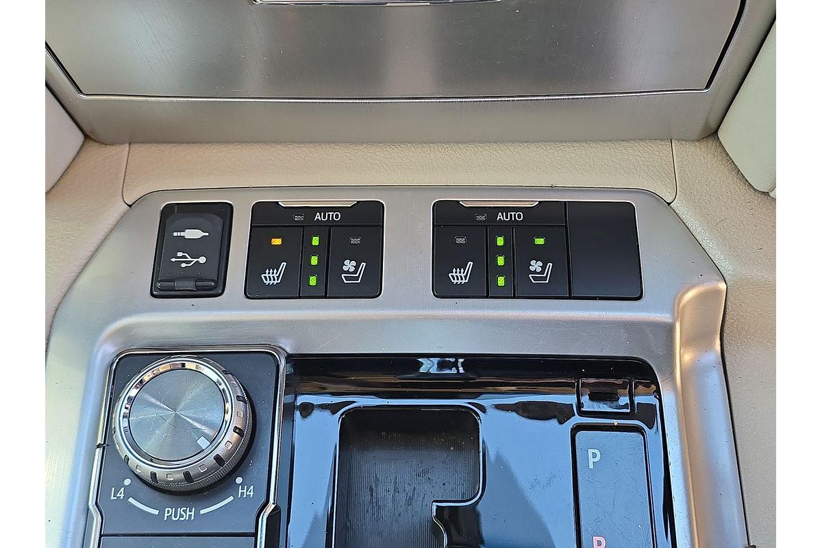 2019 Toyota Landcruiser Sahara VDJ200R
