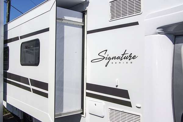 2025 Jayco SIGNATURE MOTORHOME FA.25-3.SG-MY25