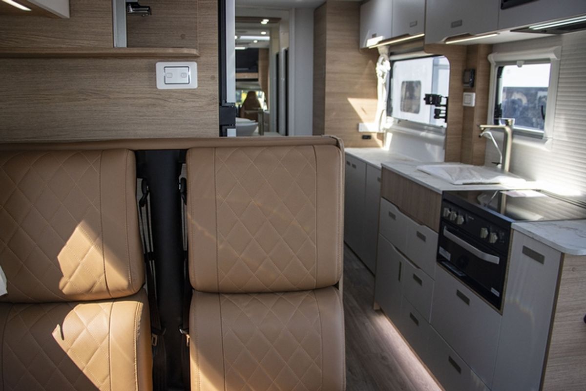2025 Jayco SIGNATURE MOTORHOME FA.25-1.SG-MY25